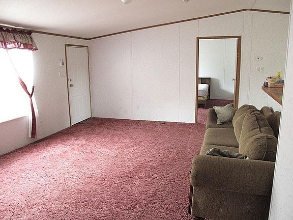Living room, facing Master BR