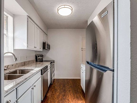 4th image of 2540 Windy Pine Ln