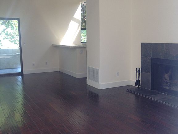 3rd image of 832 W 2nd St