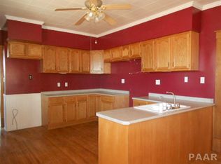 1510 W Mount Vernon St, Metamora, IL 61548