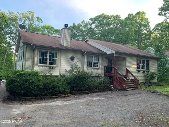 804 Appaloosa Ct, Lords Valley, PA 18428