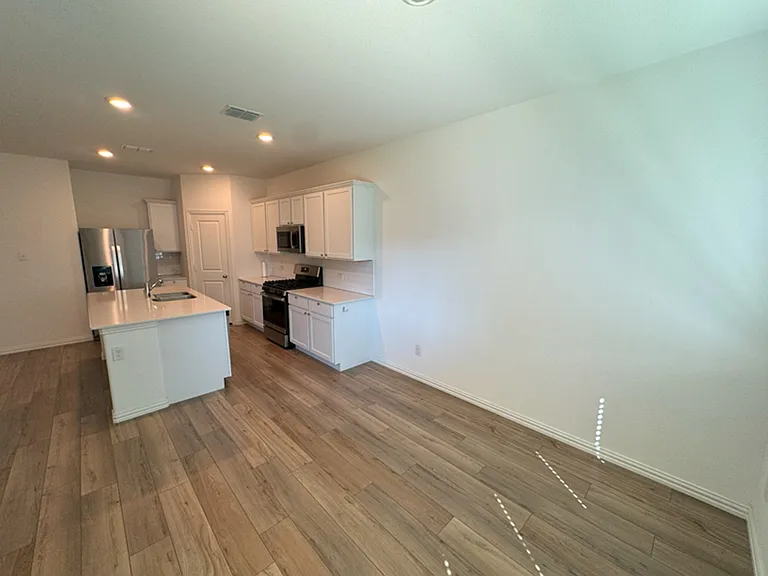 1105 Daffodil St — Photo 15