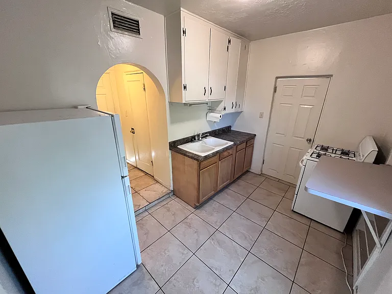 3706 E Fairmount St #EE — Photo 9