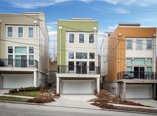 1962 Columbus Rd, Cleveland, OH 44113