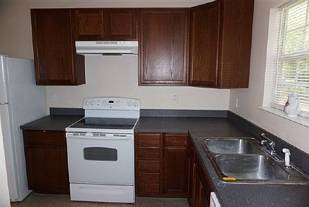 3rd image of 675 NE Gibbs Ter