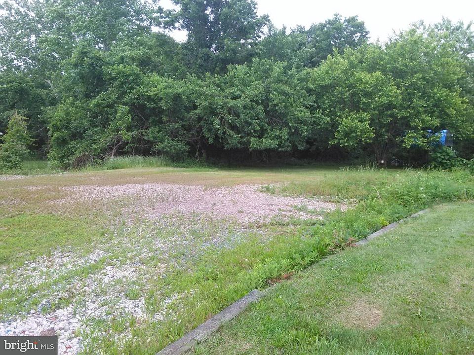 2nd image of 431 Grove Ave