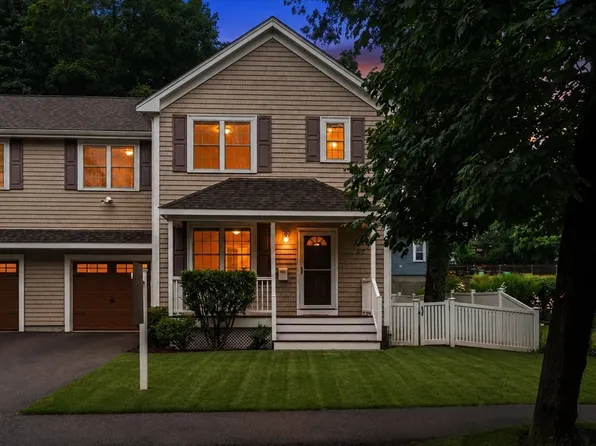 87-89 Ossipee Rd, Newton Upper Falls, MA 02464