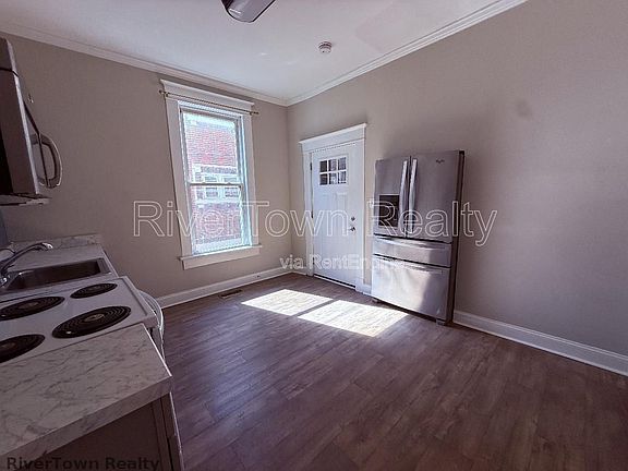 3rd image of 215 N Bellevue Blvd #1