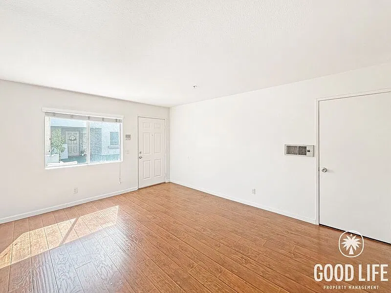 2 bed, 2.0 bath, 850 sqft, $2,500 — Photo 2