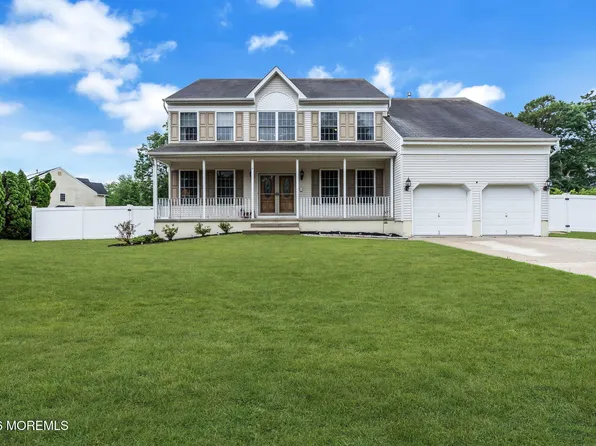12 Brittany Drive, Bayville, NJ 08721