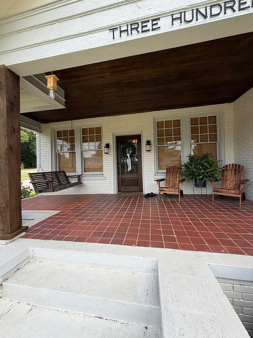 3 bed 2 bath in Historic Downtown Troy — Photo 4
