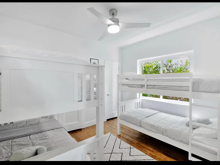 7825 Byron Ave — Photo 5