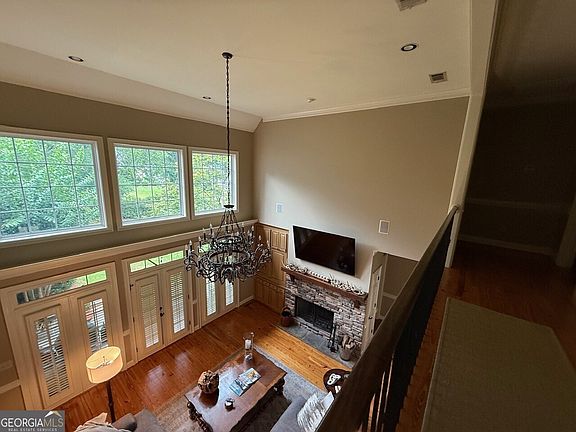 5th image of 1030 Walton Cir