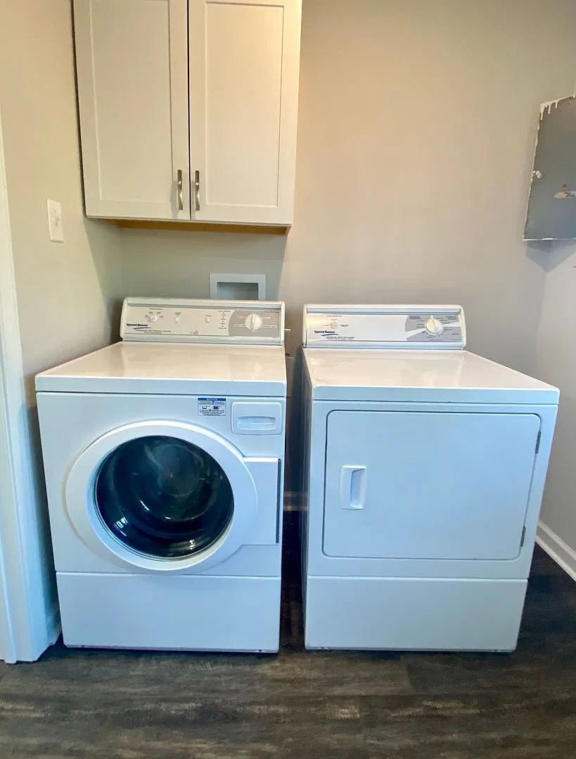 Two Bedroom Duplex in the Town of Bedford — Photo 4