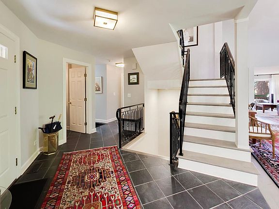 3rd image of 16 Regent Wood Rd