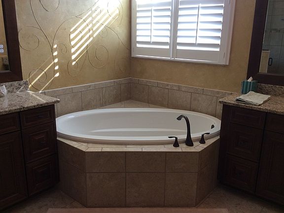 Master Soaking Tub