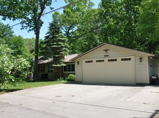 18150 N Fruitport Rd, Spring Lake, MI 49456