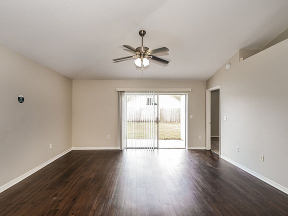 4th image of 1327 Maximilian Dr