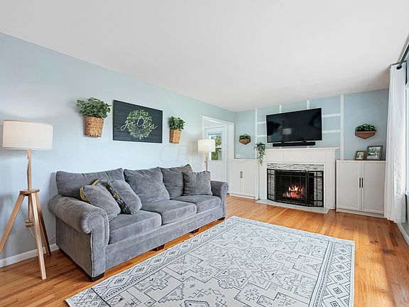 3rd image of 4282 Brookgrove Dr