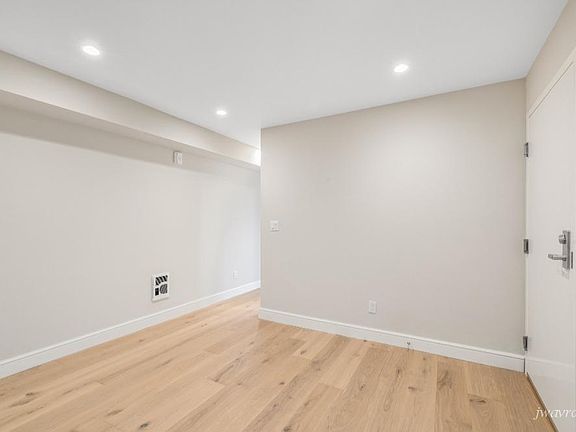 5th image of 1743 Golden Gate Ave #13
