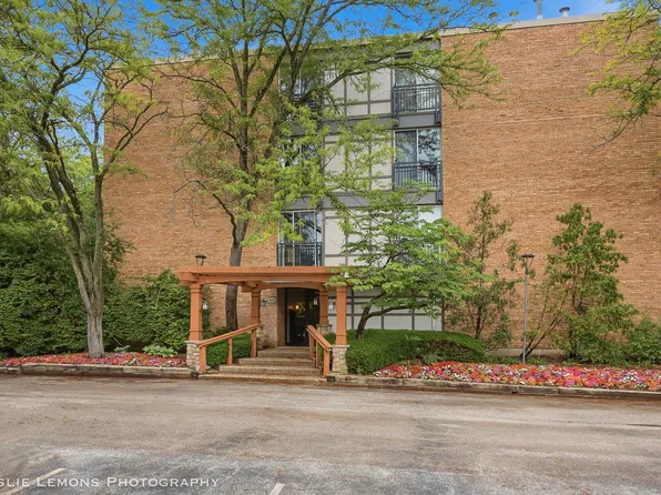 1833 Four Lakes Ave APT 3M, Lisle, IL 60532