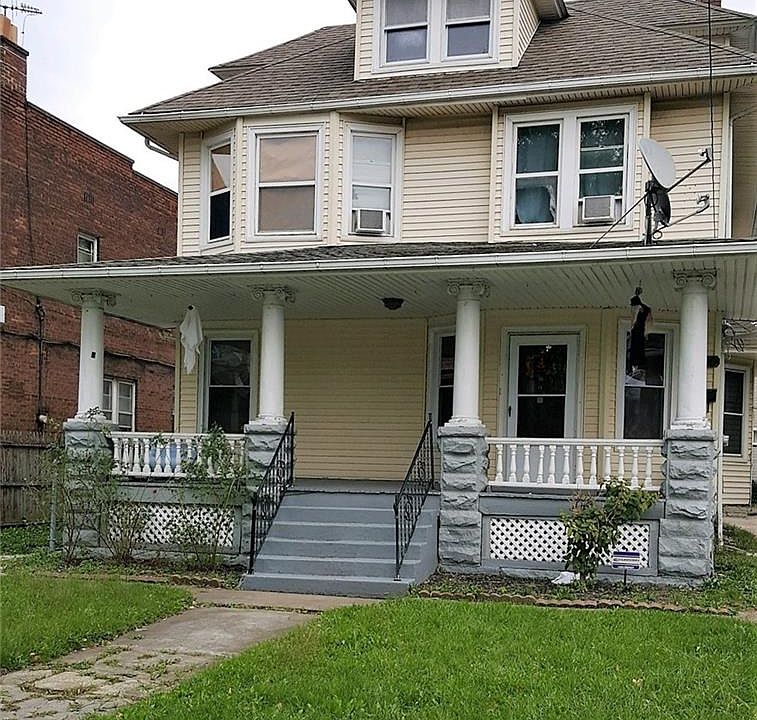 2nd image of 2205 W 98th St