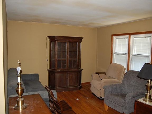 2nd image of 201 Loring Ave