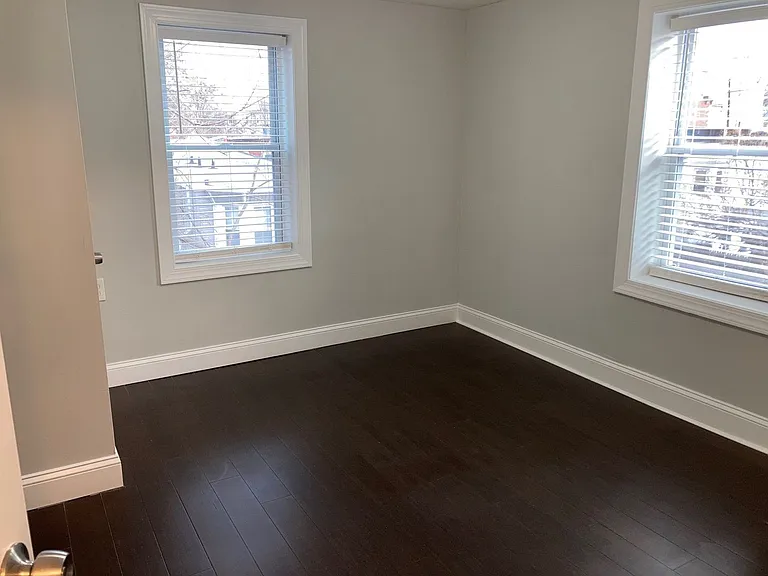 2225 W Thompson Street — Photo 10