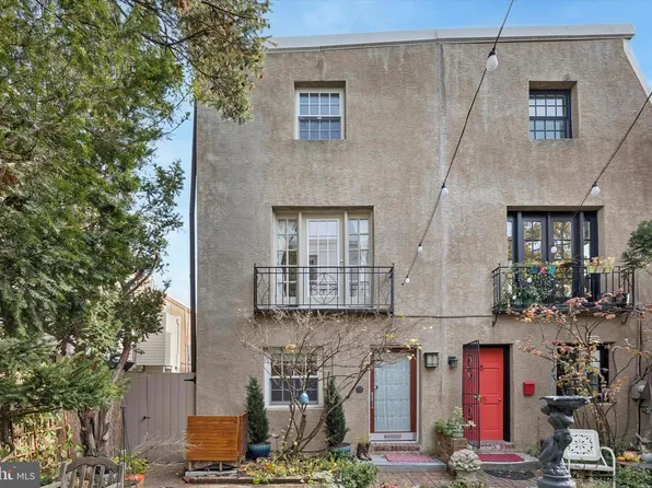 715 Rodman St, Philadelphia, PA 19147