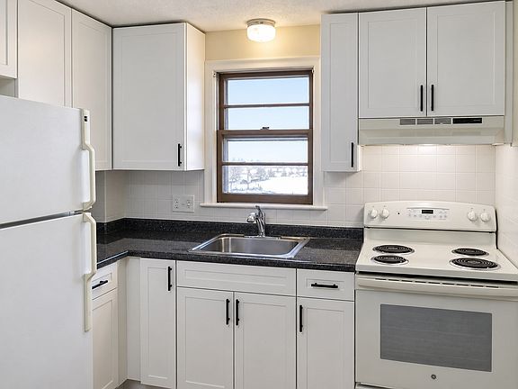 3rd image of 81 Trapelo Rd APT 58