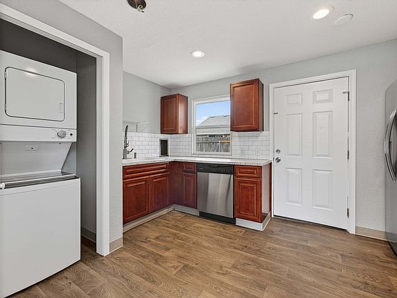 5th image of 300 SE 100th Ave Unit C