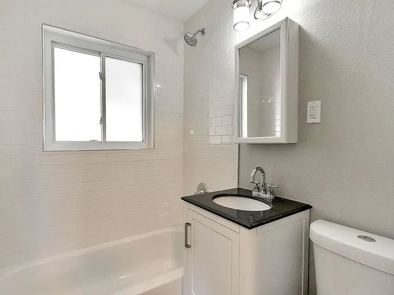 3525 N Glencoe St — Photo 6
