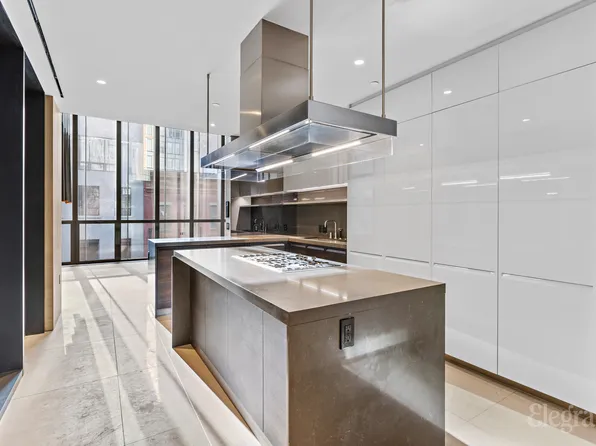 522 West 29th Street 3B image 3 of 17