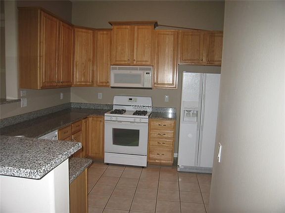 5th image of 205 Kaelyn St Unit 2