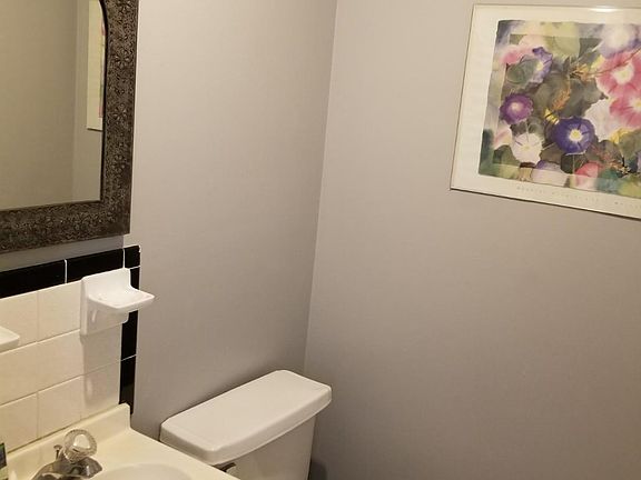 5th image of 553 Annex Ave