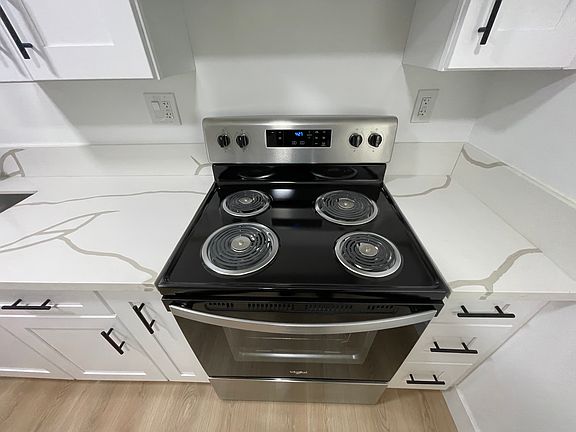5th image of 1221 E Beechwood St #1B