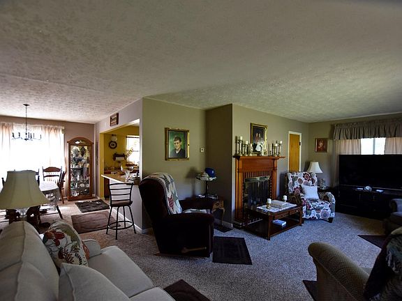 5th image of 950 Cow Creek Rd