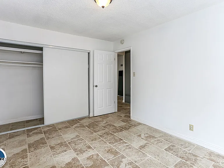 284 N Garnet Way — Photo 13