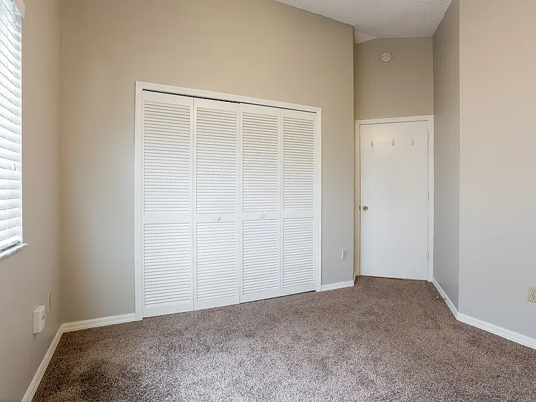 10902 Grandview Way — Photo 8