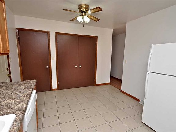 4th image of 2504 Wesleyan Ave