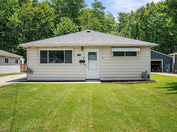 3rd image of 4807 Willowbrook Dr