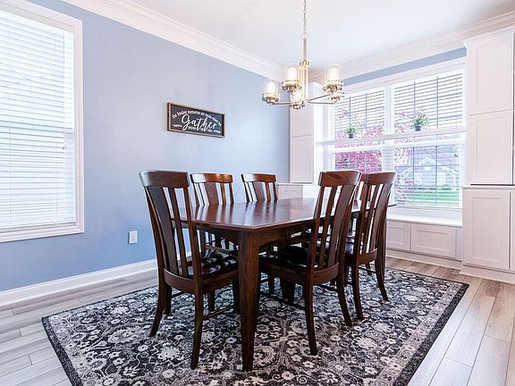 5th image of 838 Ballater Dr