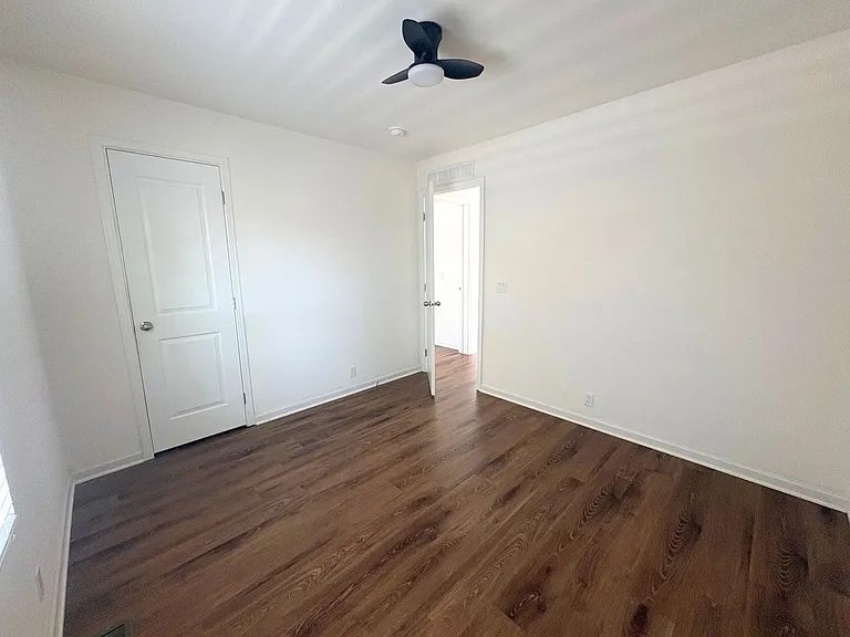 15356 Merrill Ave — Photo 10