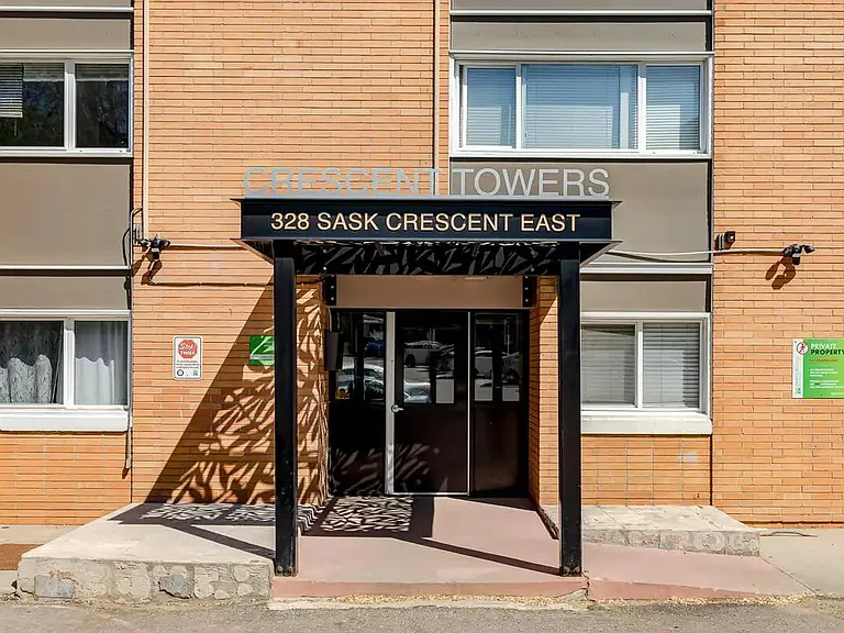 328 Saskatchewan Cres E — Photo 16