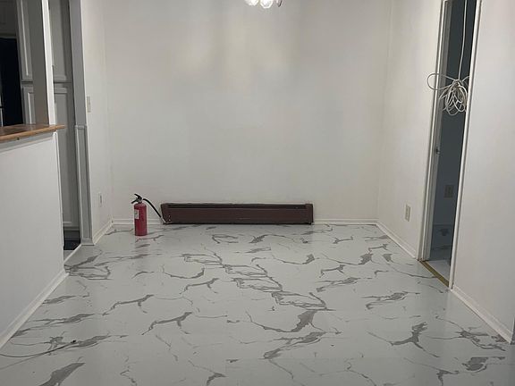 4th image of 16450 84th Ave Floor 3