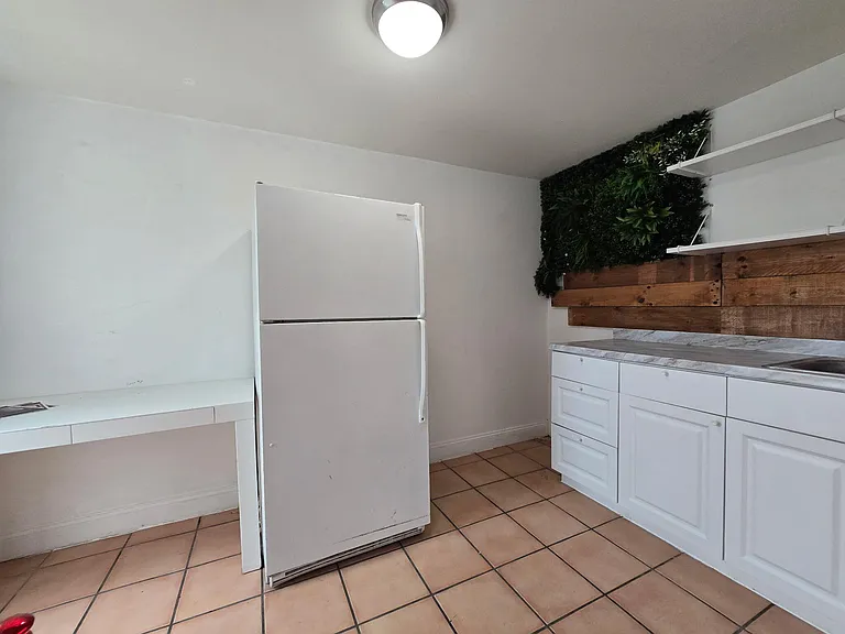 1922 Garfield St #1 — Photo 12