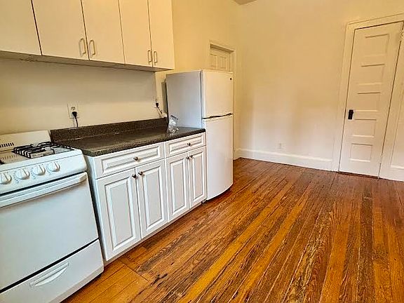 5th image of 409 E 64th St APT 6B