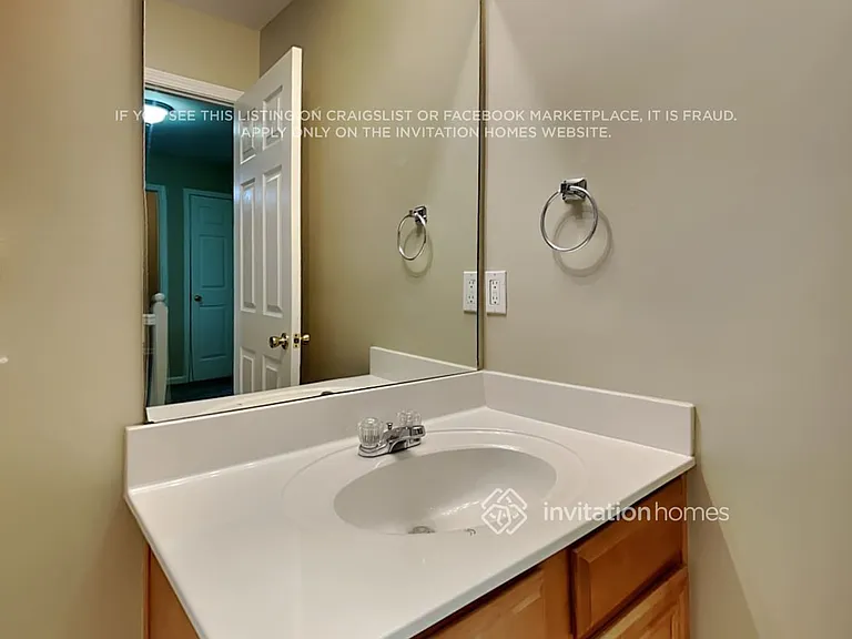 556 S Fortune Way — Photo 17