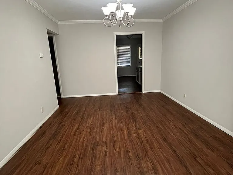 616 Broadmoor Dr — Photo 3