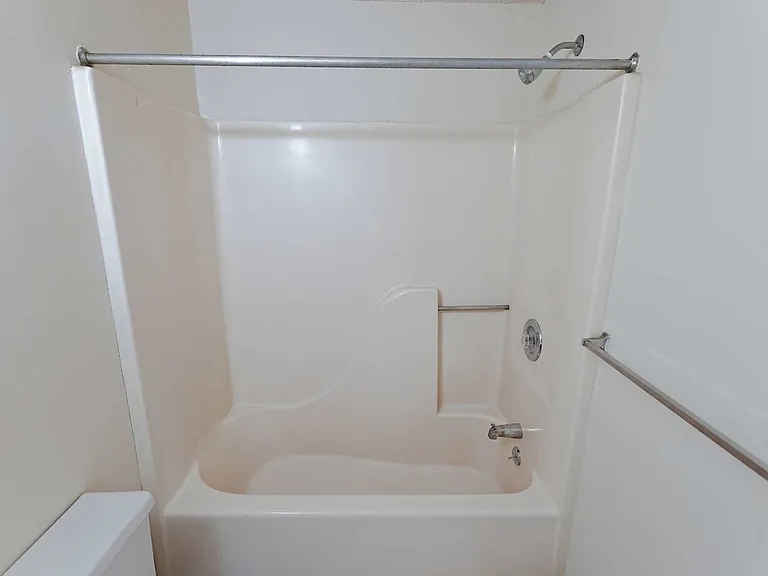 Maplewood Apartments — Photo 45